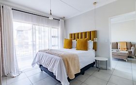 Crystal Lagoon Lifestyle Holiday